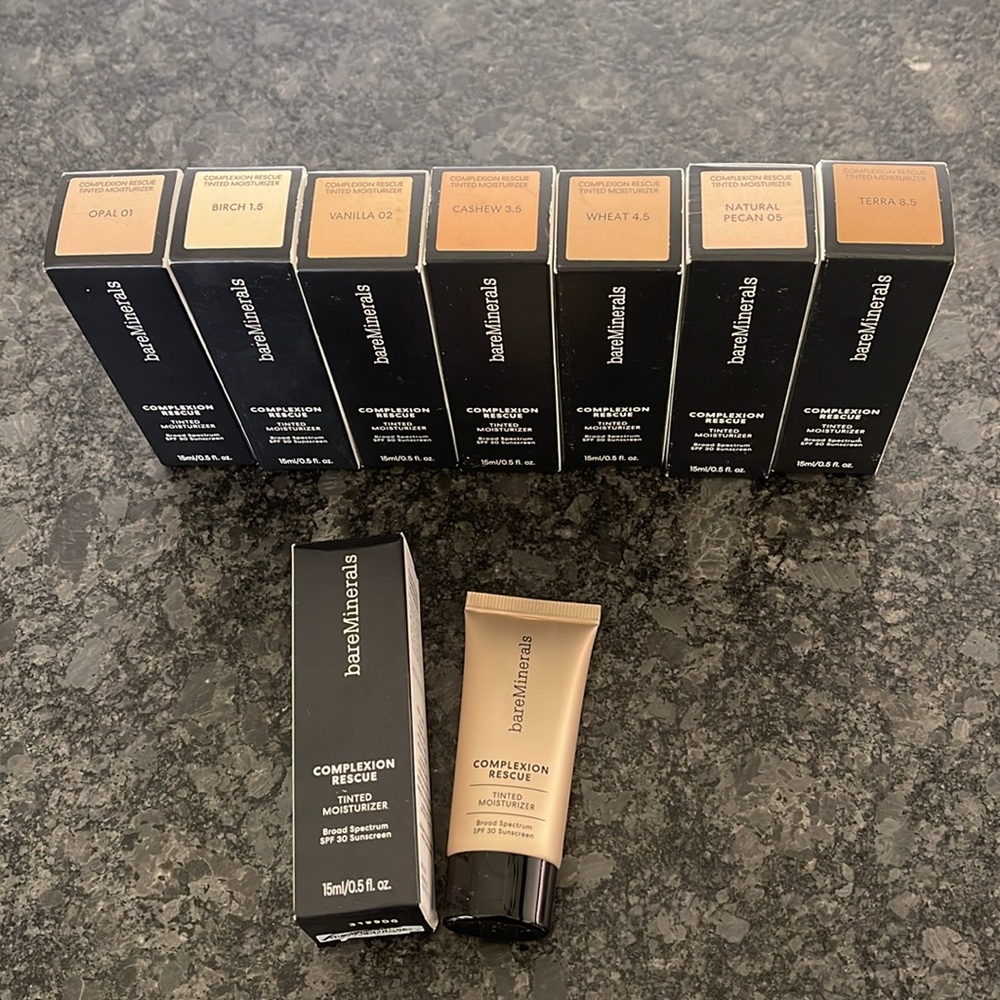 Bare Minerals Complexion Rescue Tinted Moisturizer SPF 30 + hyaluronic acid